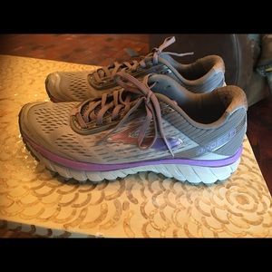 Brooks ghost 9